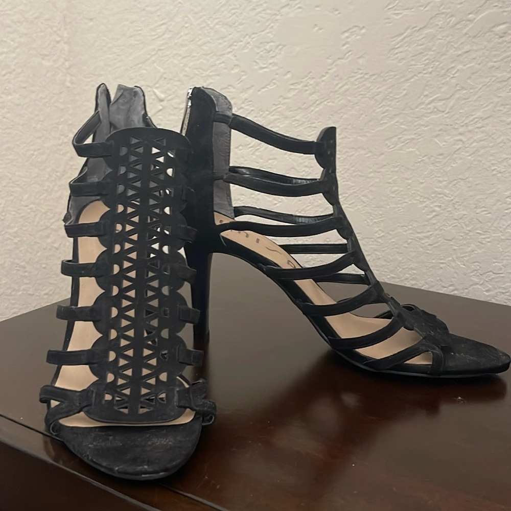 Unisa Soria black gladiator/cage strapped sandals. New never worn US size 10